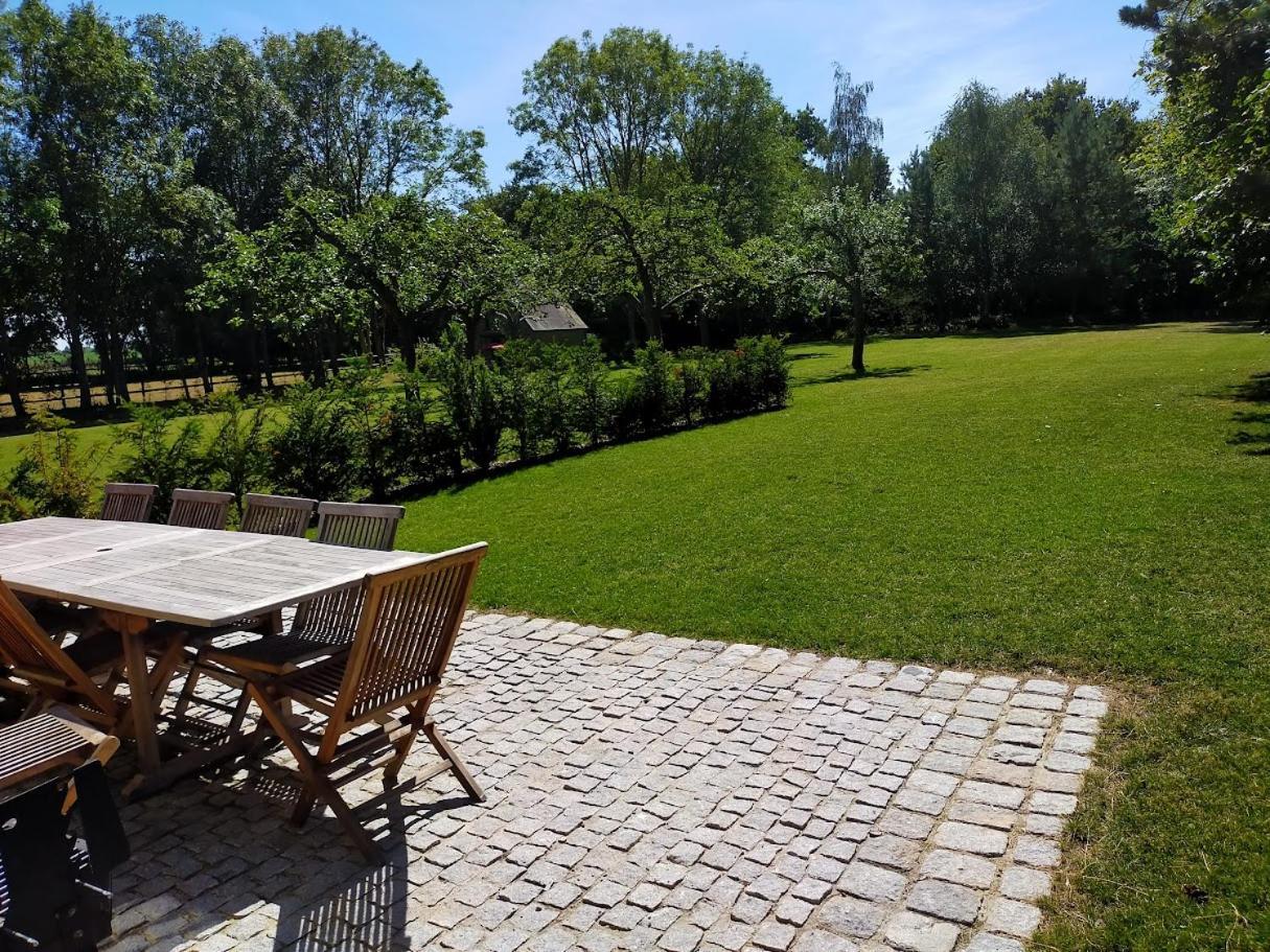 Domaine Du Manoir De Vains Hotel Exterior photo