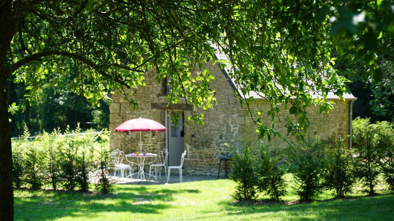Domaine Du Manoir De Vains Hotel Exterior photo